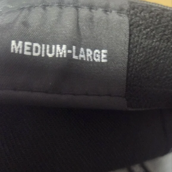 Black Cap With Raiders Logo - Picture 7 of 8